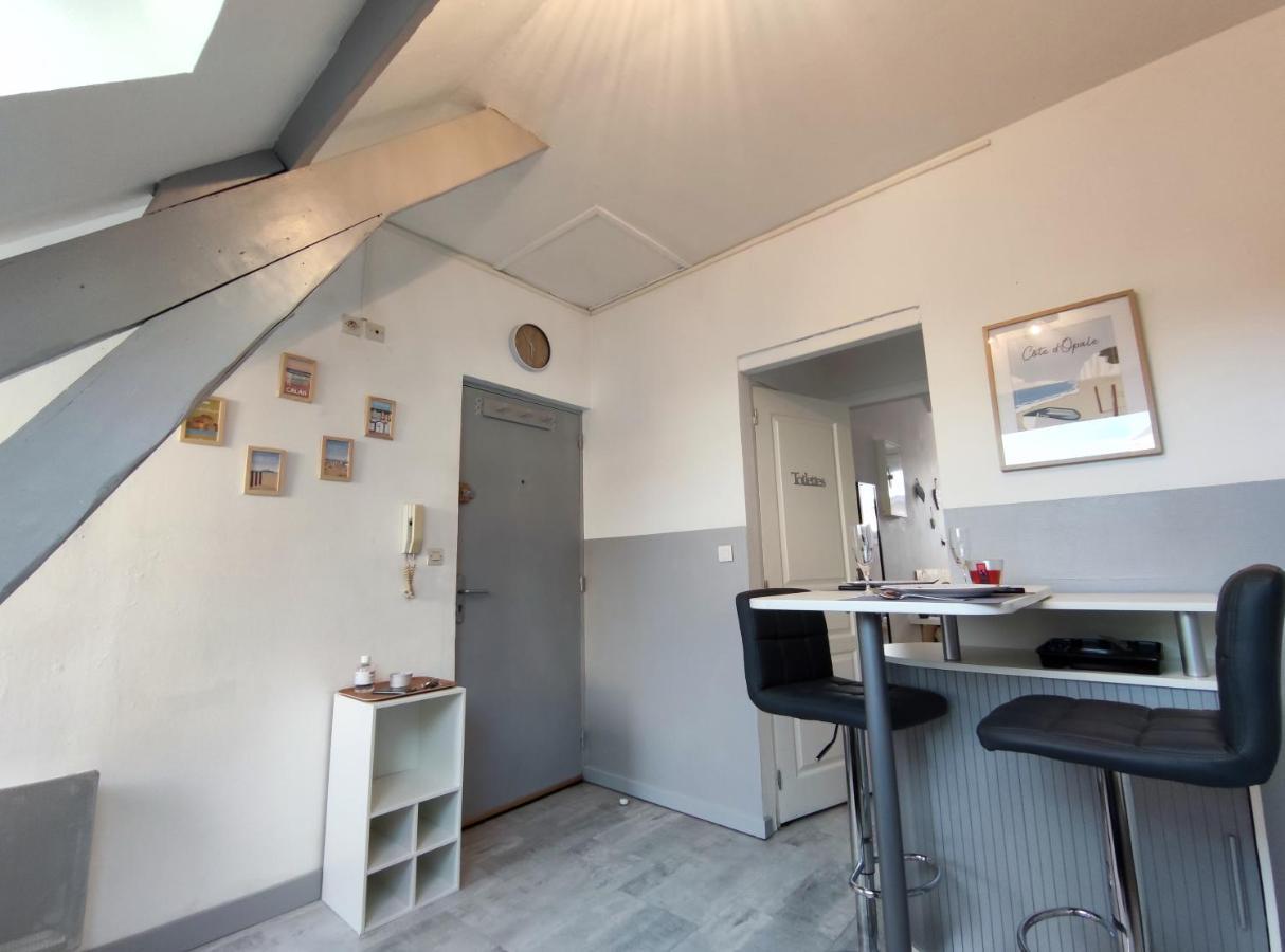 Joli Petit T2 Terrasse Proche Du Phare Lägenhet Calais Exteriör bild