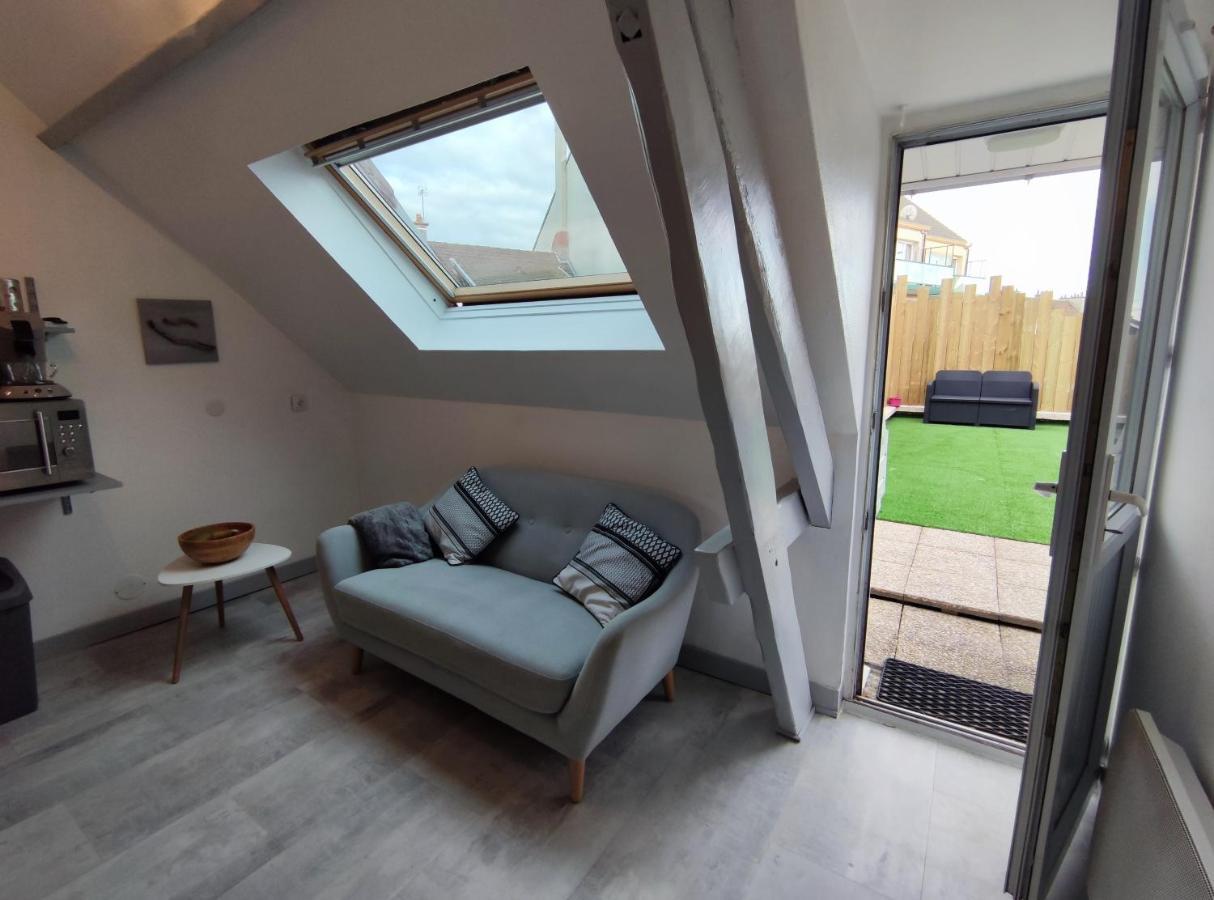 Joli Petit T2 Terrasse Proche Du Phare Lägenhet Calais Exteriör bild