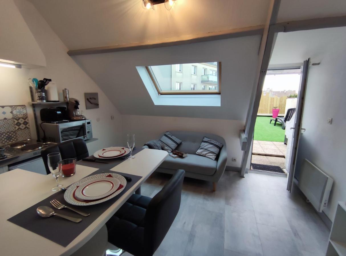 Joli Petit T2 Terrasse Proche Du Phare Lägenhet Calais Exteriör bild